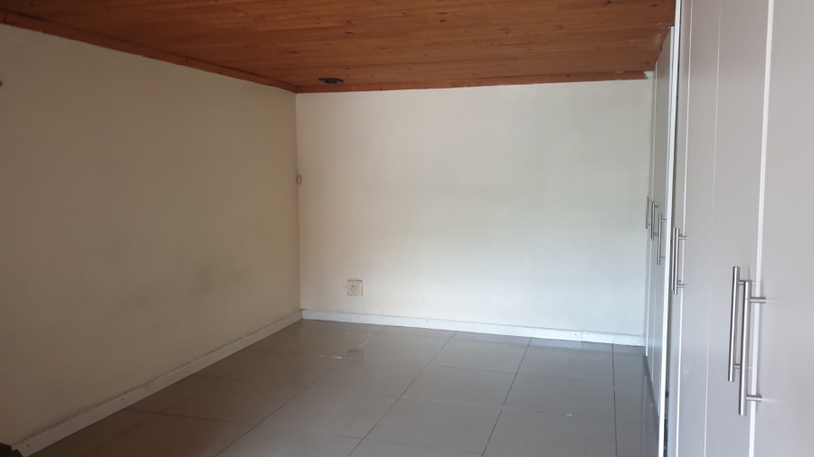 To Let 1 Bedroom Property for Rent in Cambridge Eastern Cape